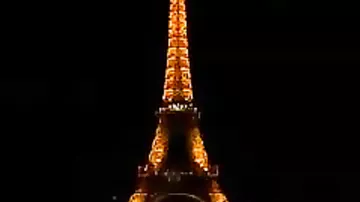 Подсветку на Эйфелевой башне выключили в третий раз за последние восемь дней