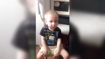 Мама довела малолетнего сына до слёз песней "Пропала собака" по его же просьбе