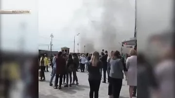 Огромный столб дыма поднимается над Киевским вокзалом в Москве