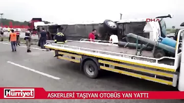 В Турции перевернулся автобус с военными – более сорока раненных