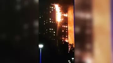 В Лондоне горит 27-этажный жилой дом