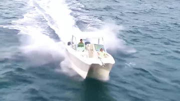 Уникальный катер для рыбалки и прогулки по морю World Cat 295DC