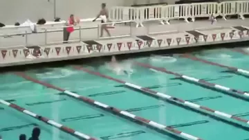 Супер Пловец, чемпионский заплыв на спине