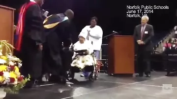 111-летняя американка наконец-то закончила школу