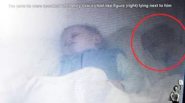Призрачный ребёнок залез в колыбельку к спящему малышу