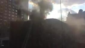 В Сети появились видео мощного пожара в Нью-Йорке