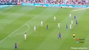 Рональдиньо показал свой фирменный финт в матче легенд "Барселоны"