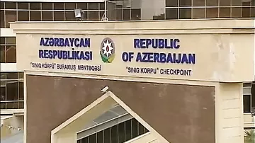 Gümüş predmetləri Azərbaycandan gizli aparmaq istədi