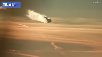Boeing 787 Dreamliner оставляет за собой огромный конденсационный след