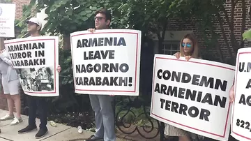 Перед посольством Армении в Вашингтоне прошла акция протеста против убийства мирных граждан