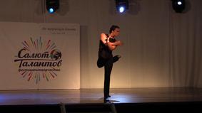 Танцор из Азербайджана покорил юных зрителей в Москве