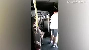 Автобус разорвало пополам прямо во время движения