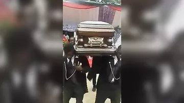 Bu ölkədə dəfn zamanı rəqs edir, əylənir, oxuyurlar	- 1