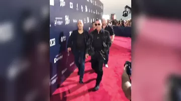 Солист группы Rammstein Тилль Линдеманн в окружении российских звезд на фестивале "ЖАРА-2017"