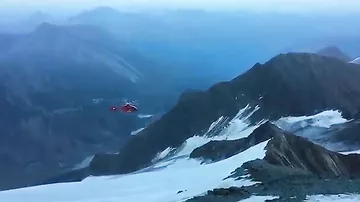 В Австрии упал вертолёт, который вылетел спасать альпиниста