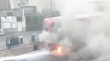 В Лондоне загорелся двухэтажный автобус