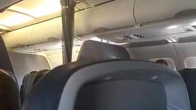 Буйный пассажир пытался покинуть лайнер во время перелёта