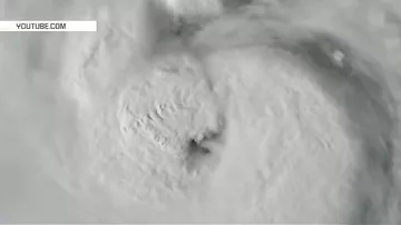 Опубликовано снятое из космоса видео урагана, поглощающего целый Техас