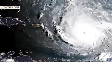 «Глаз монстра»: ученые показали эпицентр урагана «Ирма» из космоса