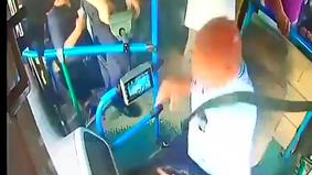 В Баку зверски избили водителя автобуса