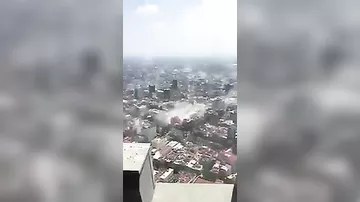 В Сети появилось снятое в момент землетрясения в Мексике видео