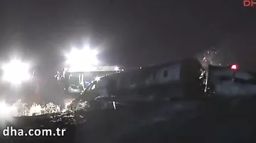Страшные кадры: последствия крушения самолета в Стамбуле