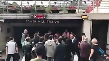 В Лондоне после взрыва эвакуирована станция метро