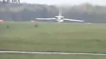 В сети появилось видео жуткого крушения бомбардировщика Ту-22М3 в России