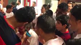 Вратарь сборной Коста-Рики побрил тренера в честь выхода на ЧМ