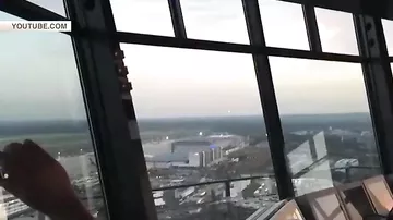 Пилот пассажирского самолета решил «полихачить» на прощание