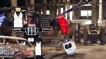 Tarixdə ilk dəfə nəhəng robotların dueli