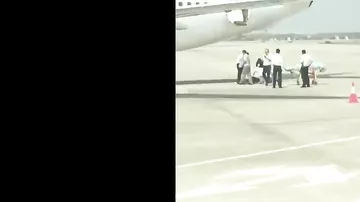 Стюардесса выпала из самолёта прямо во время взлёта
