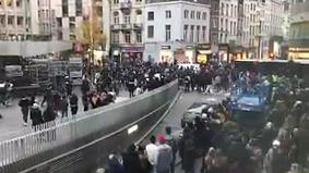 Поклонники французского музыканта устроили погром в центре Брюсселя
