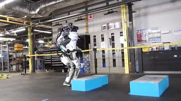 Boston Dynamics научила робота делать сальто