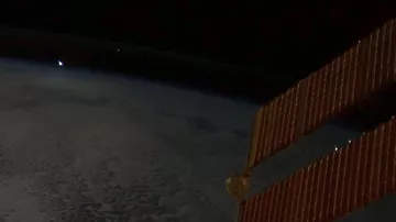Астронавту удалось снять с космоса падение метеорита