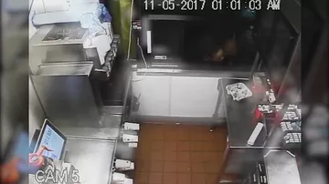 Голодная американка ограбила "Макдоналдс"