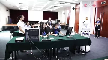 В Китае робот впервые сдал экзамен на врача, он получит диплом и практику