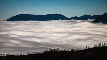 При просмотре этого видео вам сложно будет поверить, что это облака, а не океан