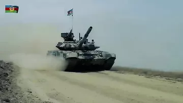 Tank bölmələrində döyüş atışlı məşqlər keçirilir