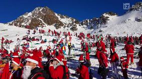 Санта-Клаусы открыли горнолыжный сезон в Альпах