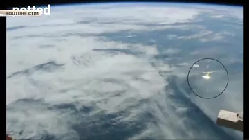 В Сети появилось видео странного объекта над КНДР -1