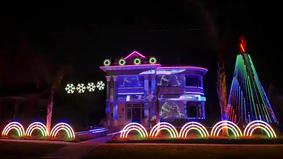 Житель Техаса устроил на доме своего друга световое шоу в стиле «Звёздных войн»