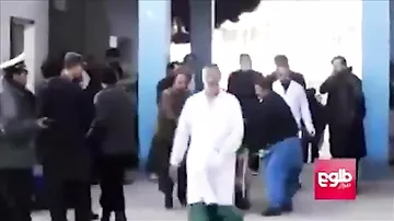 Пострадавших госпитализируют с места взрыва в Кабуле