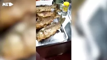 Видео с двигающейся после обжарки рыбой ужаснуло пользователей Сети