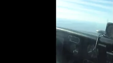Опубликованы кадры экстремальной посадки самолета, снятые из кабины пилота в Алабаме