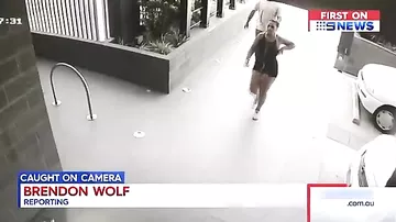 2 uşaq anasına qarşı əxlaqsızlıq anı kameraya düşdü - "bunu etməliydim"