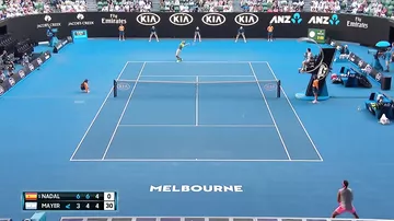 Девочка чудом уклонилась от мяча, пущенного Надалем на Australian Open