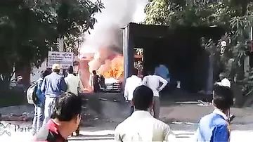 Мощный взрыв лишил водителя волос и транспортного средства в Индии