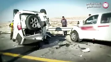 44 авто столкнулись в Эмиратах из за тумана