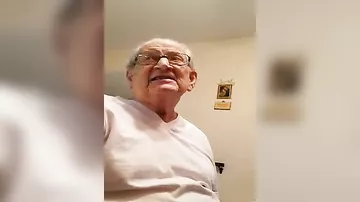 Пожилой мужчина не поверил, что ему 98 лет